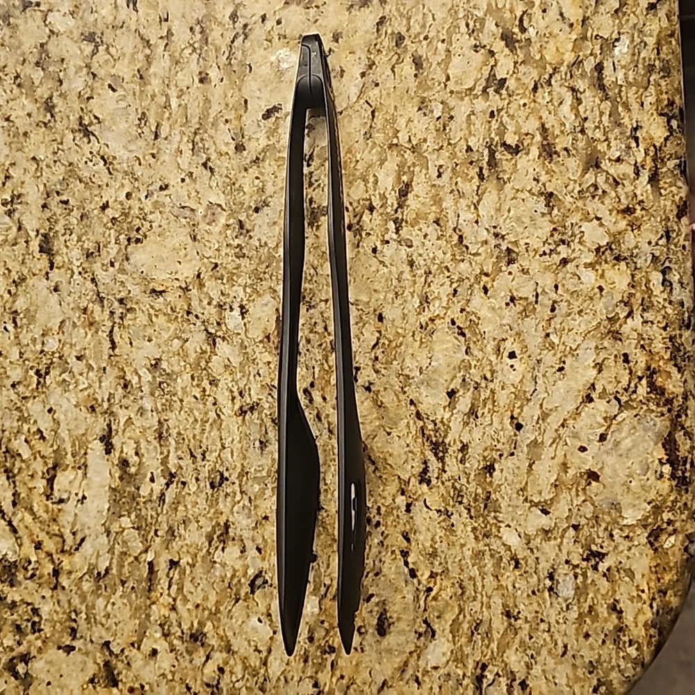 Tupperware Tongs - Picture 7 of 10